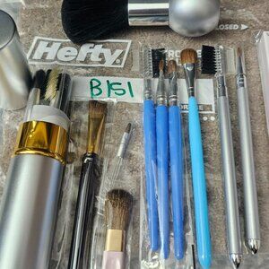 COSMETIC BRUSH ASSORTMENT